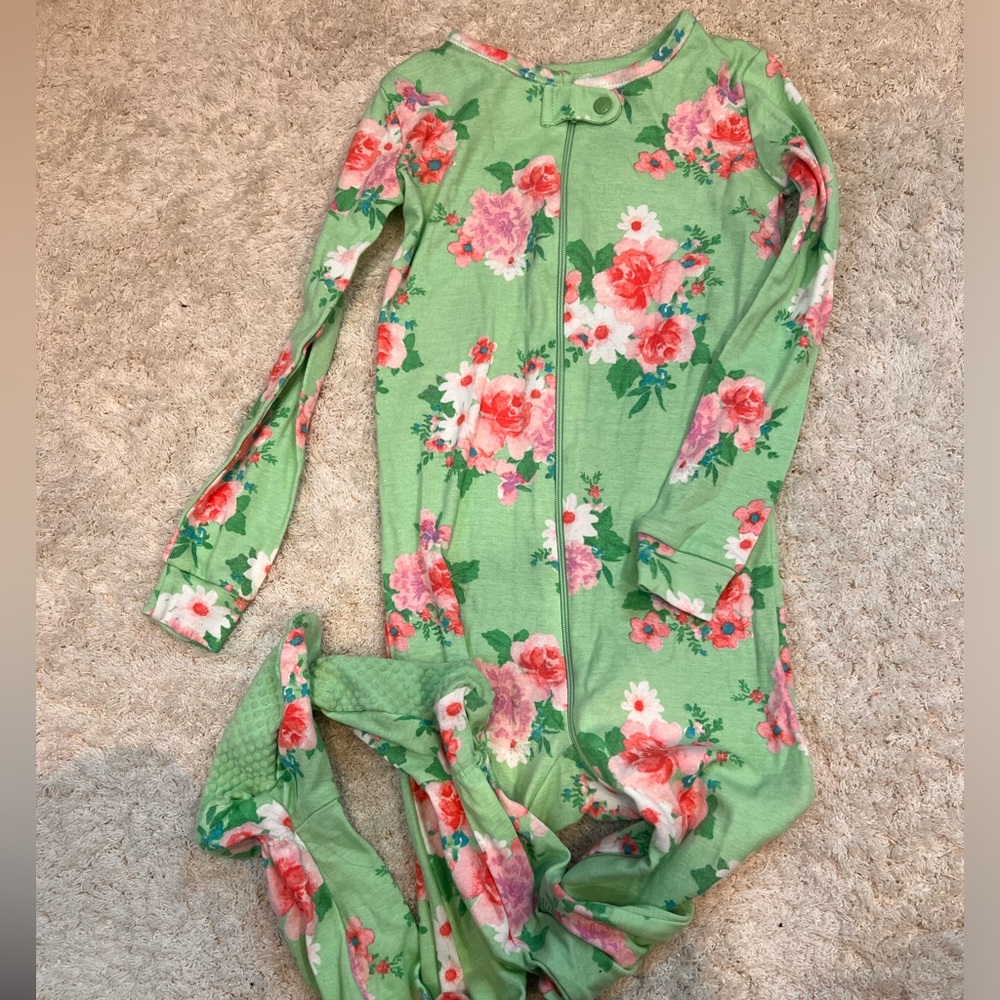 NWOT. Bundle of 2 girls pajamas - Picture 2 of 7